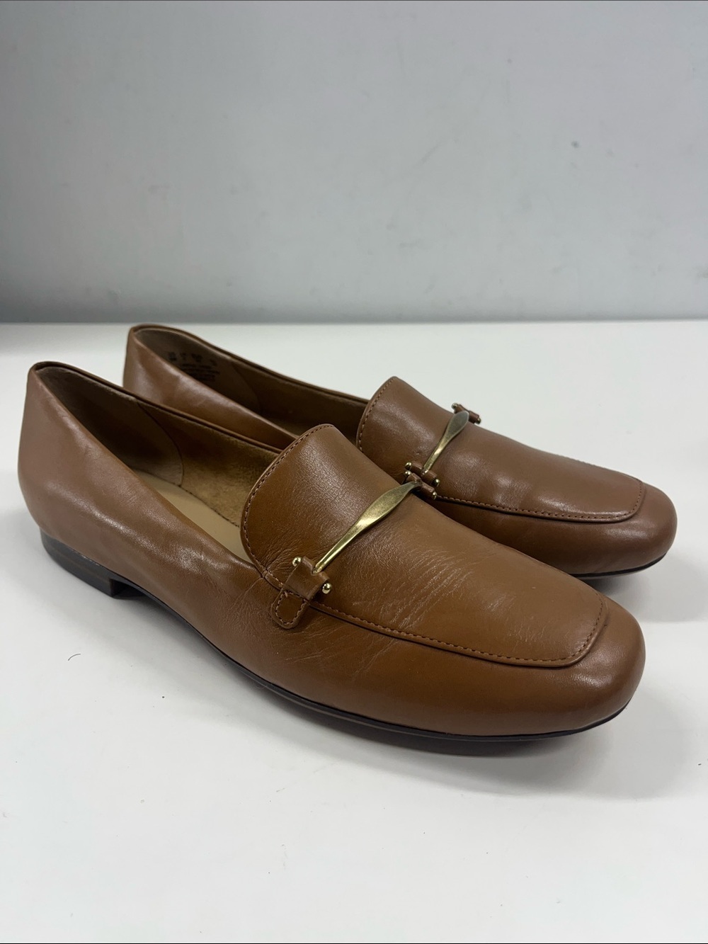 New Naturalizer Emiline Tan Leather Loafer with Gold Bit Size 9